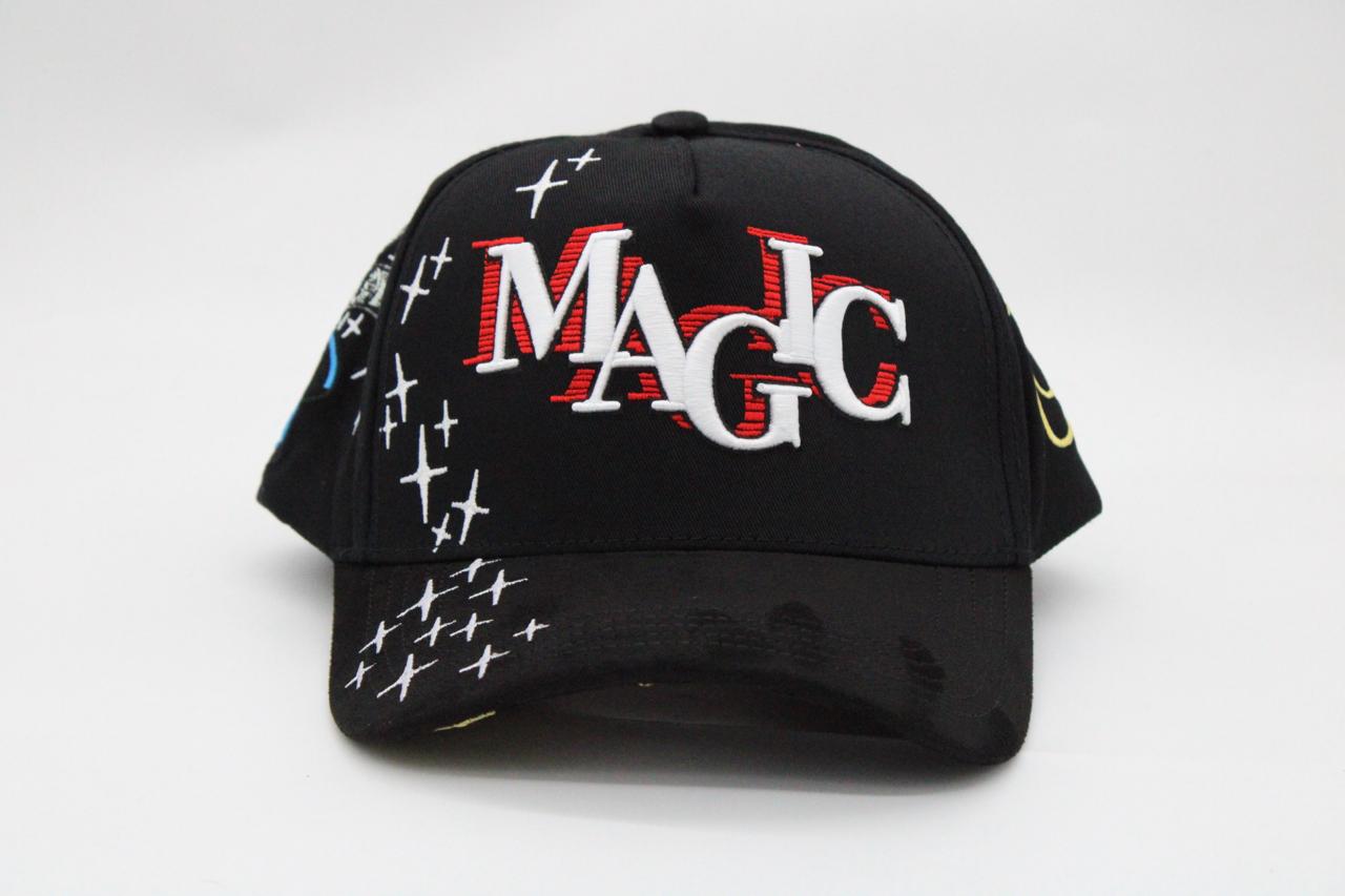 Gorra Gallo Fino "Magic x Marca Registrada"