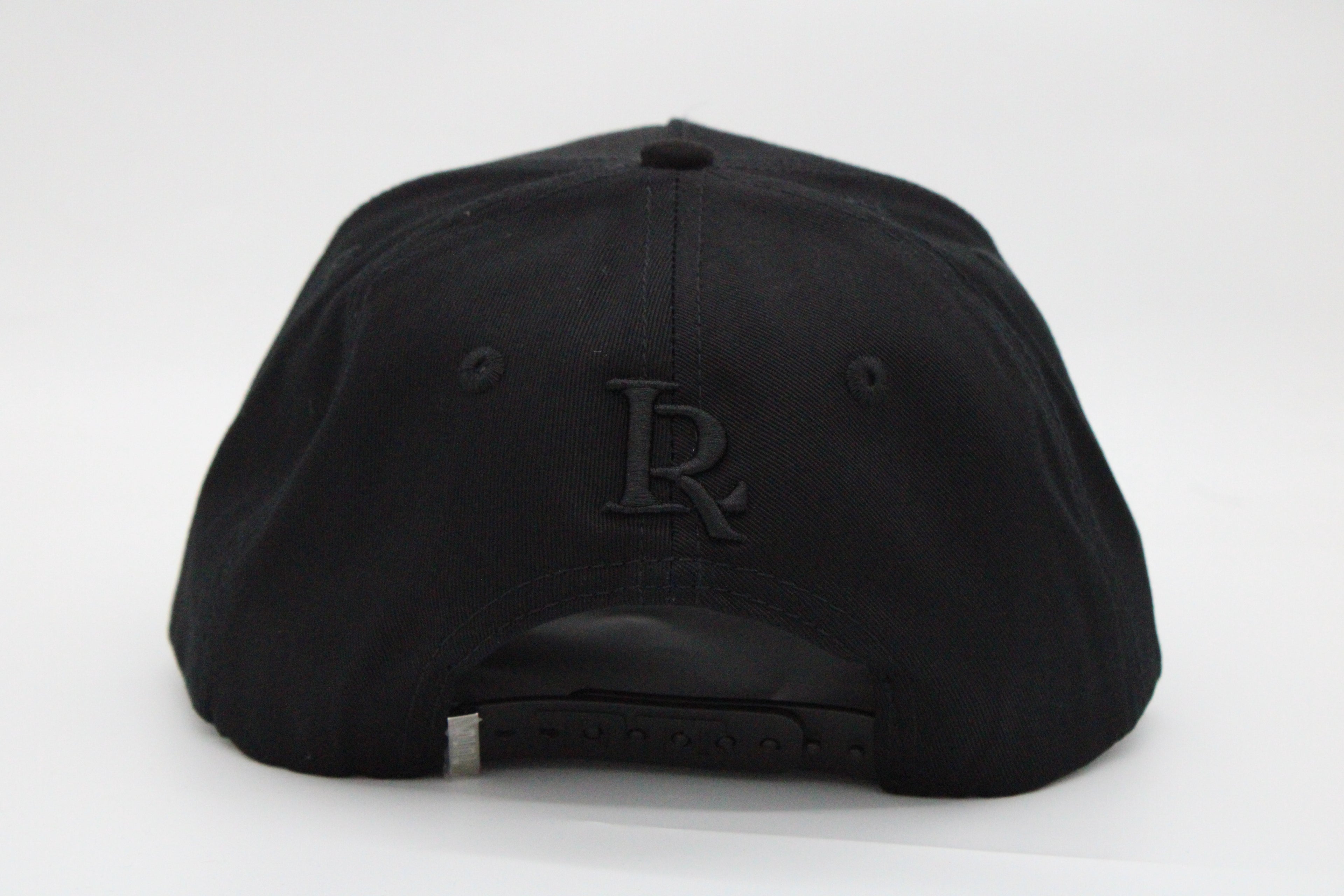 Gorra Toto Hats "Belico Negra x Luis R Conriquez"