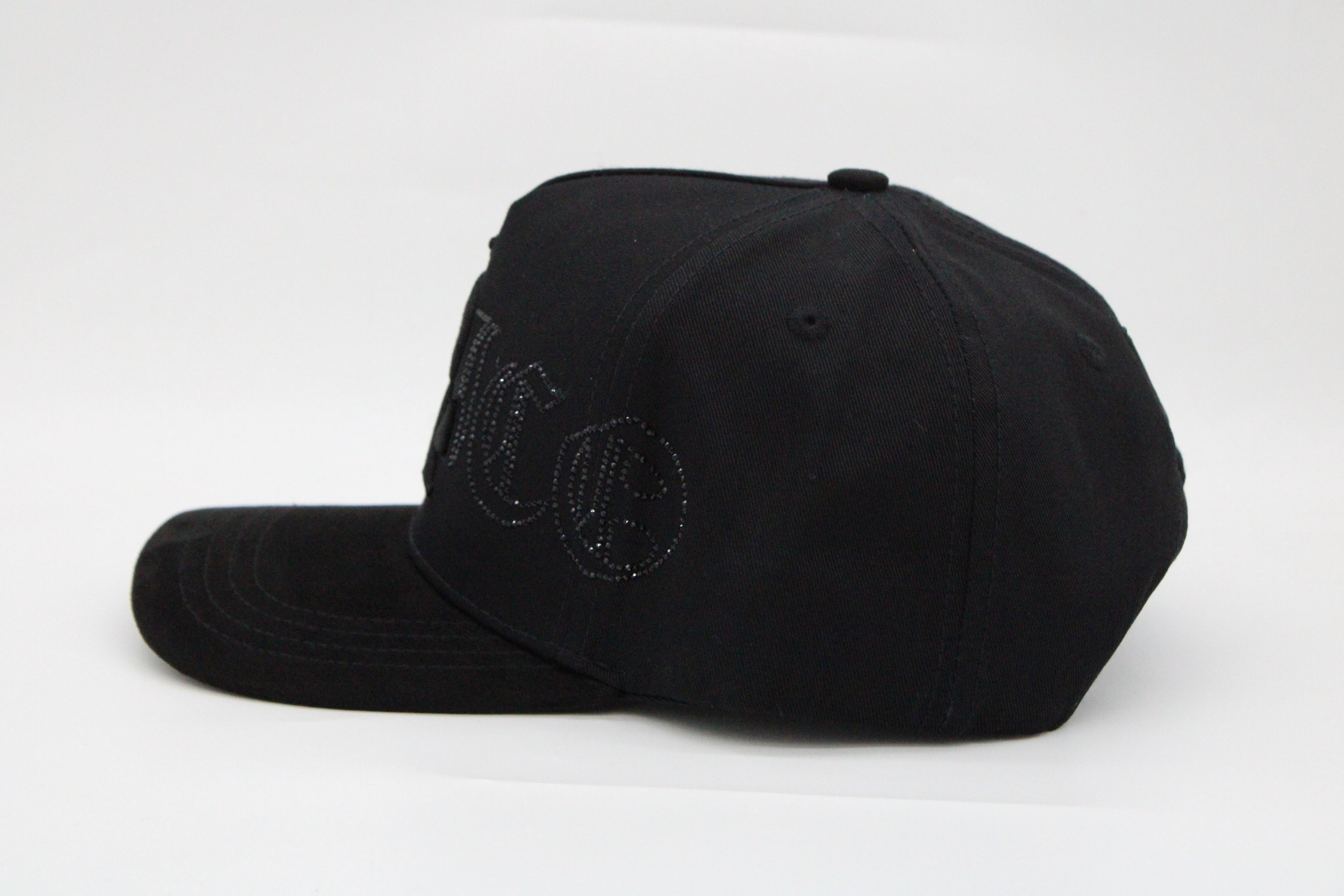Gorra Toto Hats "Belico Negra x Luis R Conriquez"