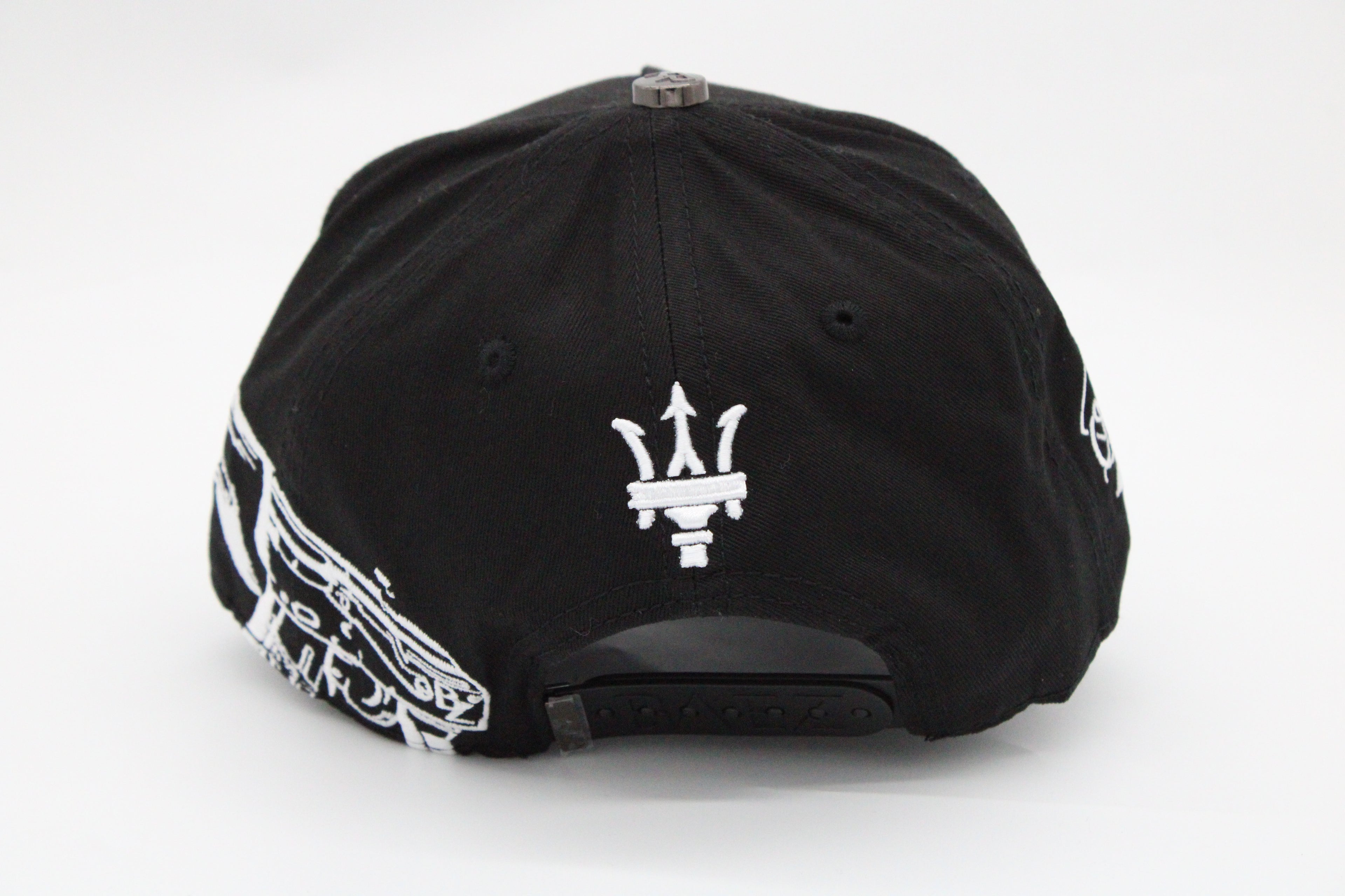 Gorra Baez "Rico o Muerto x Víctor Mendivil"