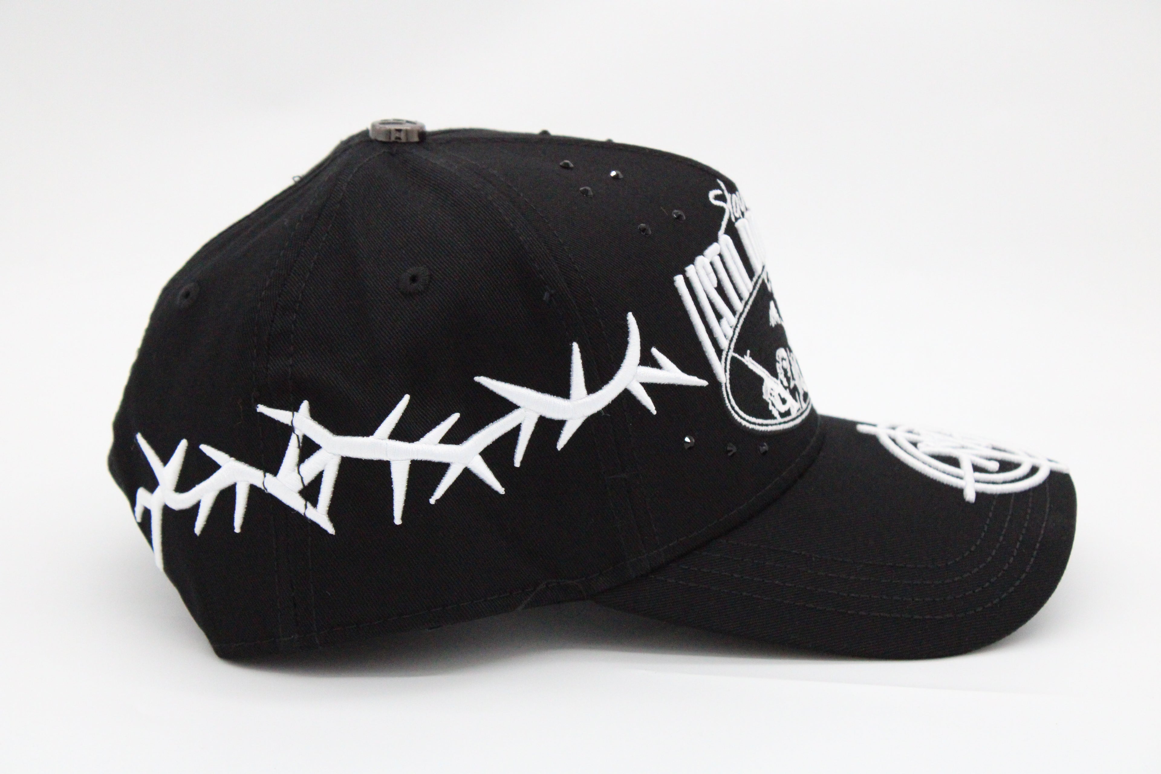 Gorra Baez "Listo Pal Meneo x Víctor Mendivil"