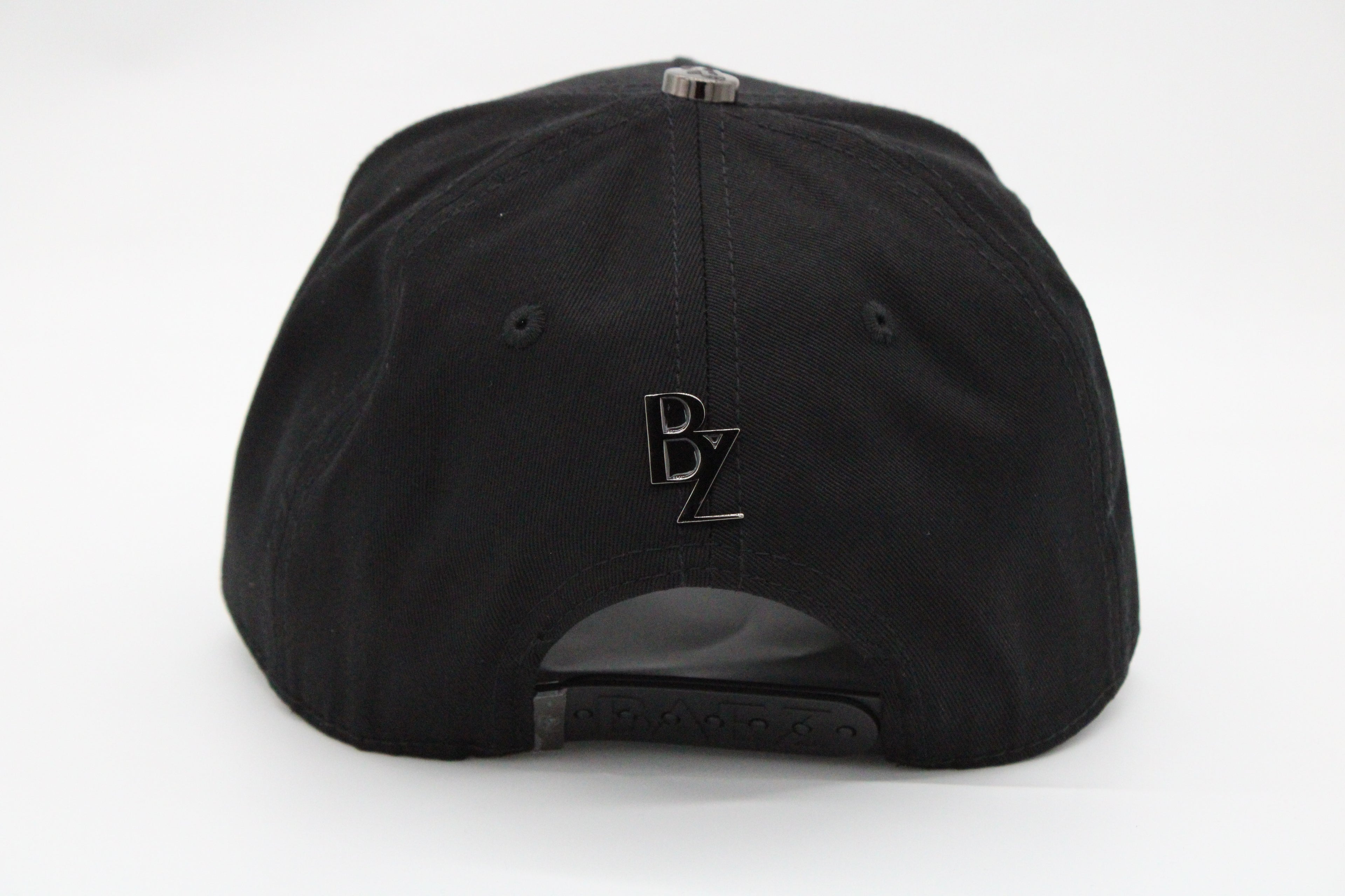 Gorra Baez "Capitan x Víctor Mendivil"