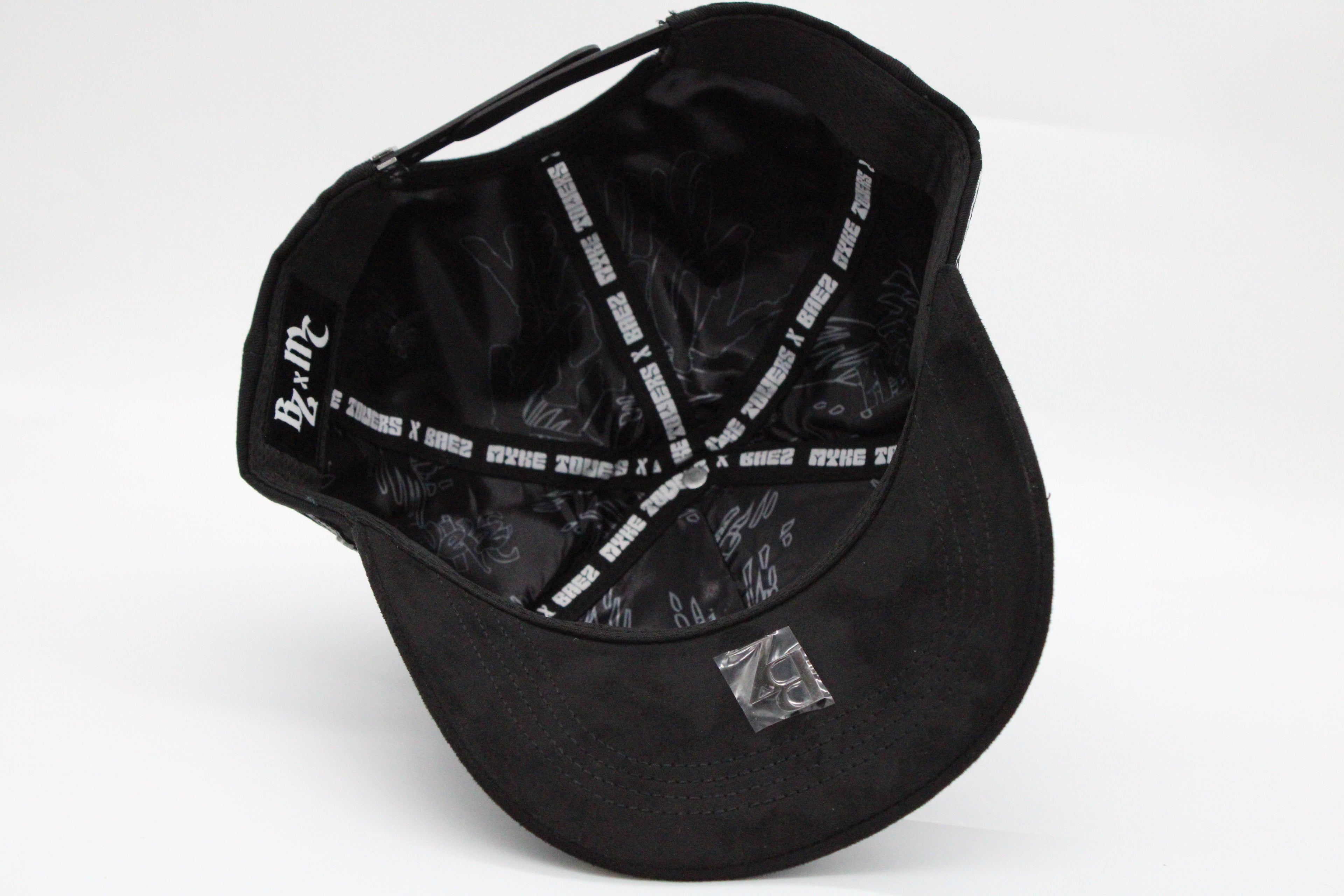 Gorra Baez "Easy Money Baby x Mike Towers"